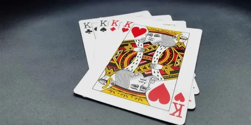 Định nghĩa tứ quý là gì - Tứ quý có chặt được đôi heo không?