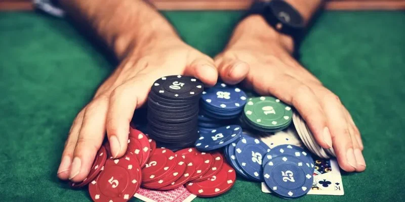 Biết thứ tự các chất trong Poker giúp bạn tự tin hơn