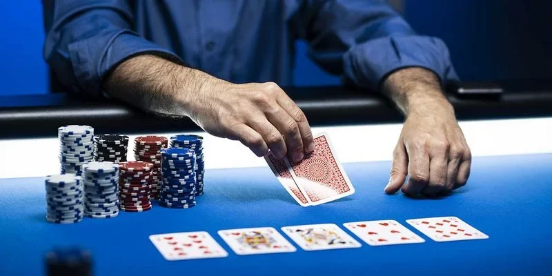 Những hand khác ngoài thùng phá sảnh Poker